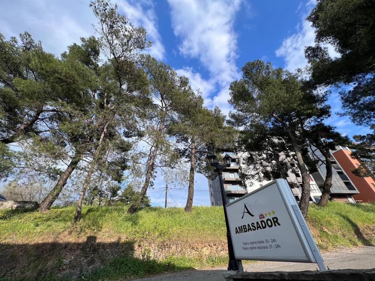 Hotel Ambasador Podgorica Bagian luar foto