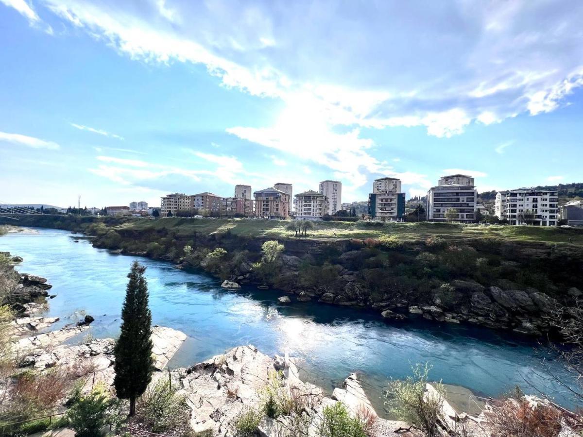 Hotel Ambasador Podgorica Bagian luar foto