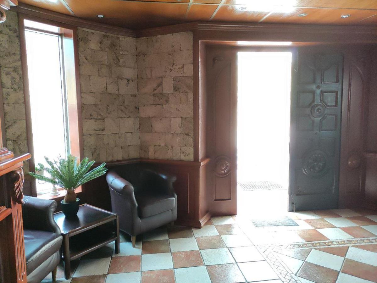 Hotel Ambasador Podgorica Bagian luar foto