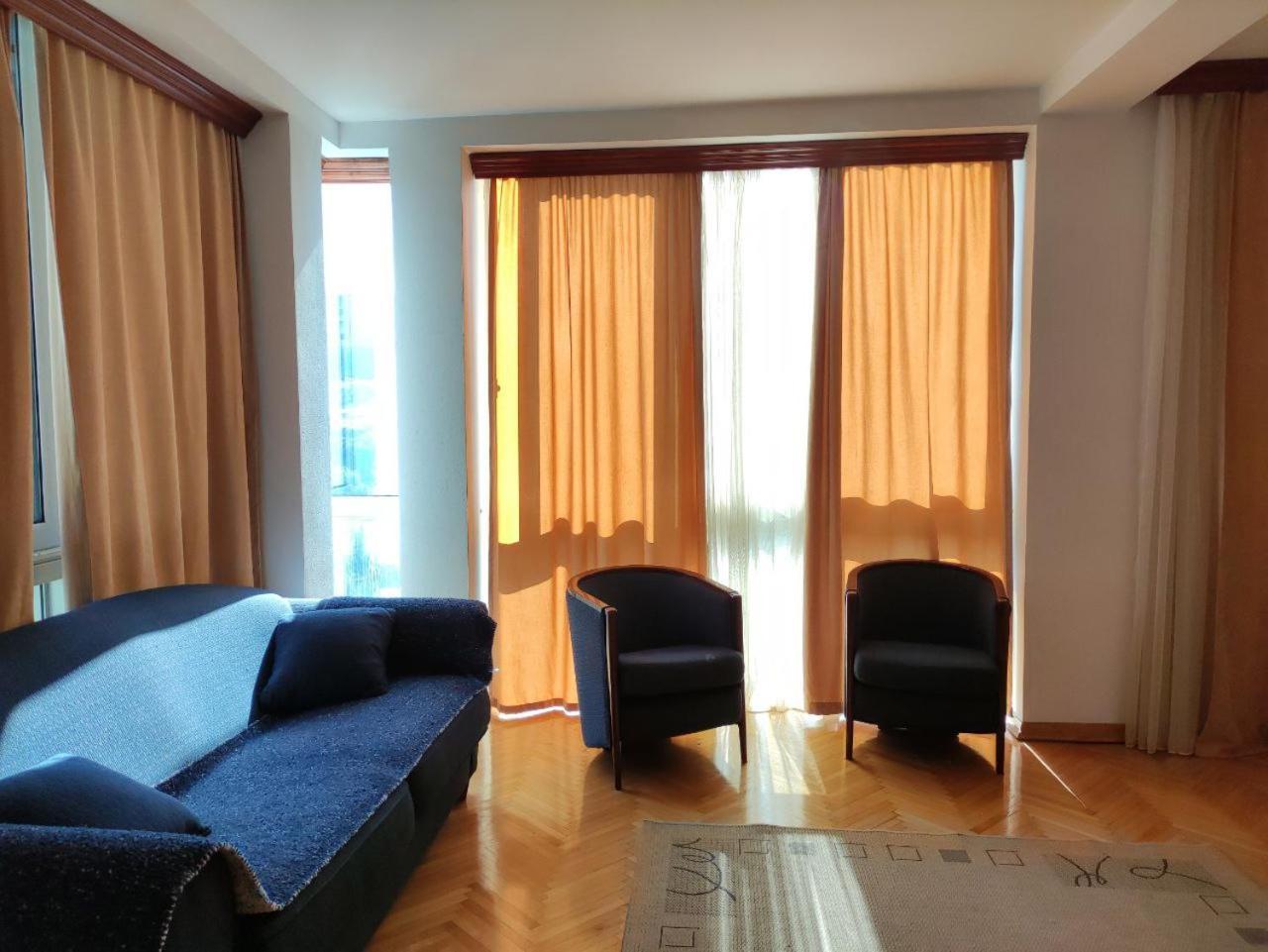 Hotel Ambasador Podgorica Bagian luar foto