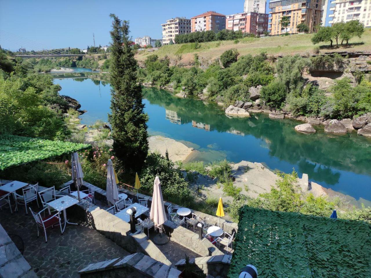 Hotel Ambasador Podgorica Bagian luar foto